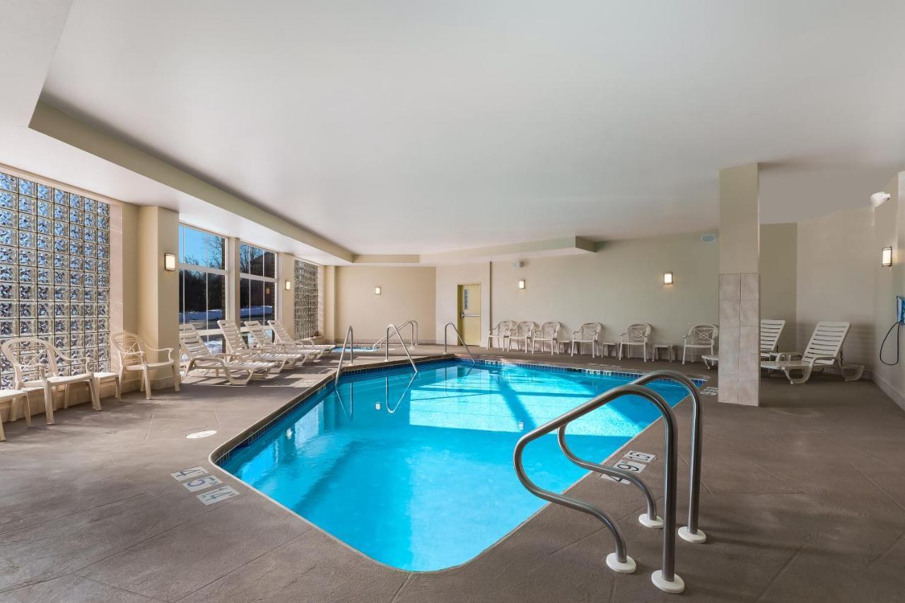 Mainstay Suites Fitchburg - Madison Exteriör bild