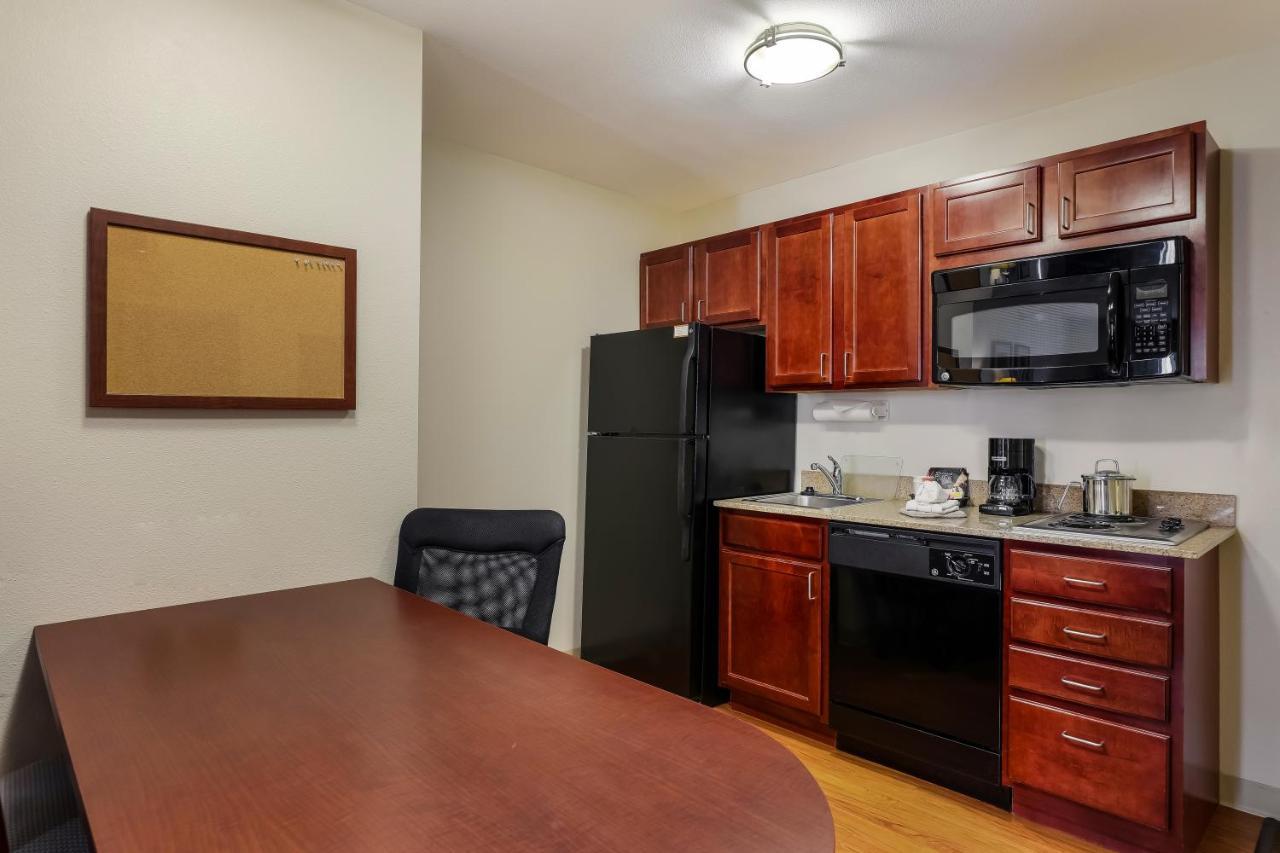 Mainstay Suites Fitchburg - Madison Exteriör bild