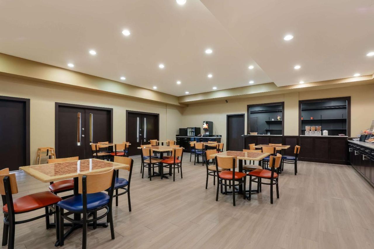Mainstay Suites Fitchburg - Madison Exteriör bild